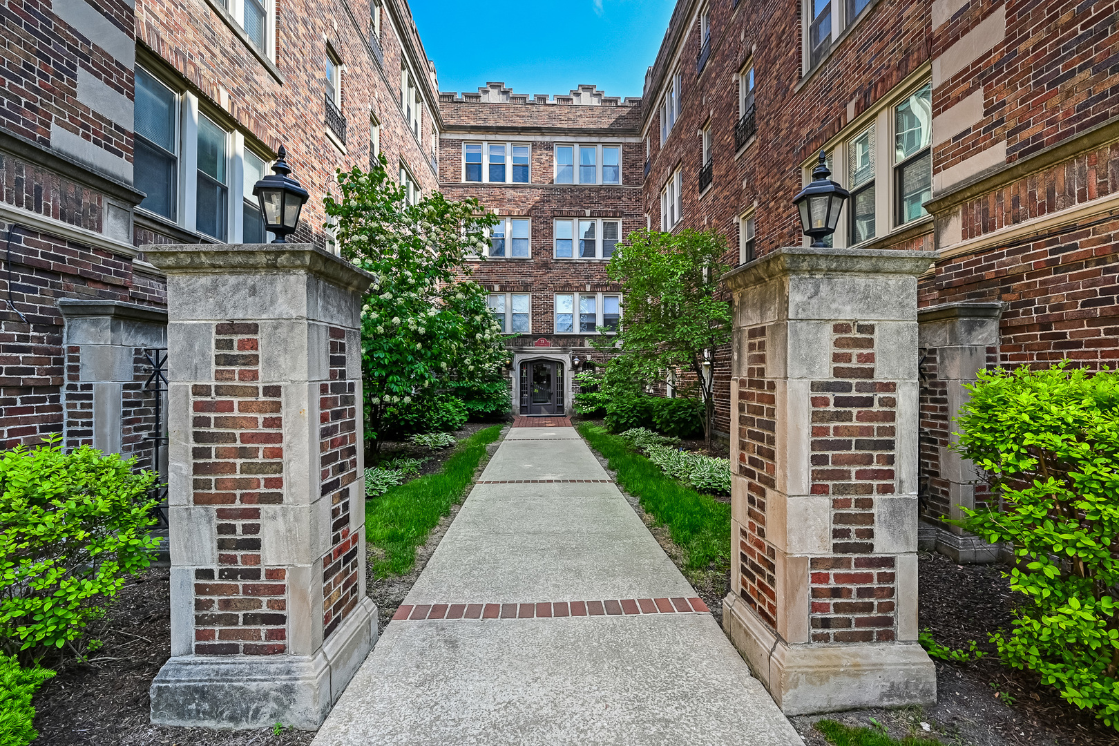 75 E Harris Avenue #3C, La Grange, IL 60525