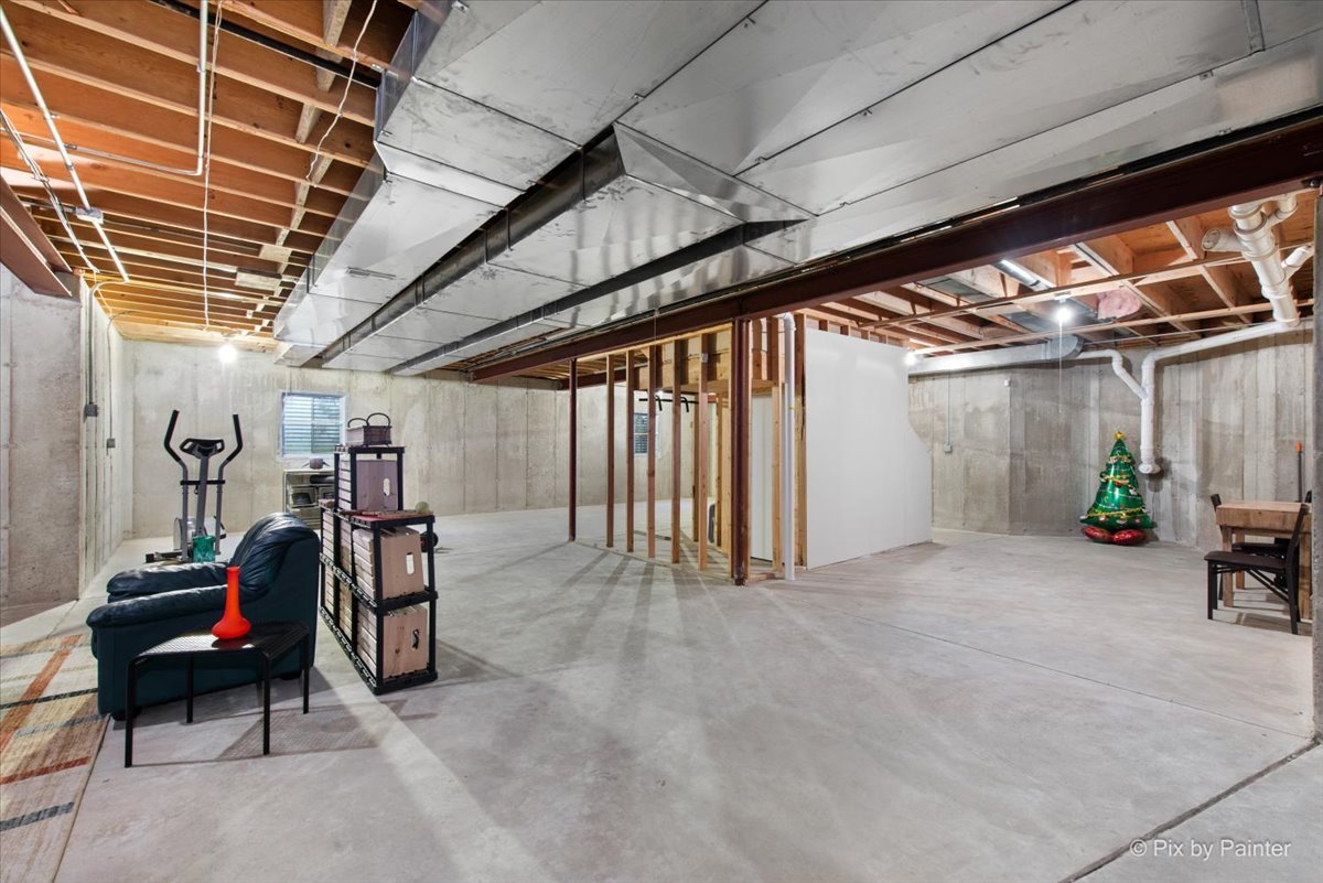 277 Harvey Avenue, Wood Dale, IL 60191