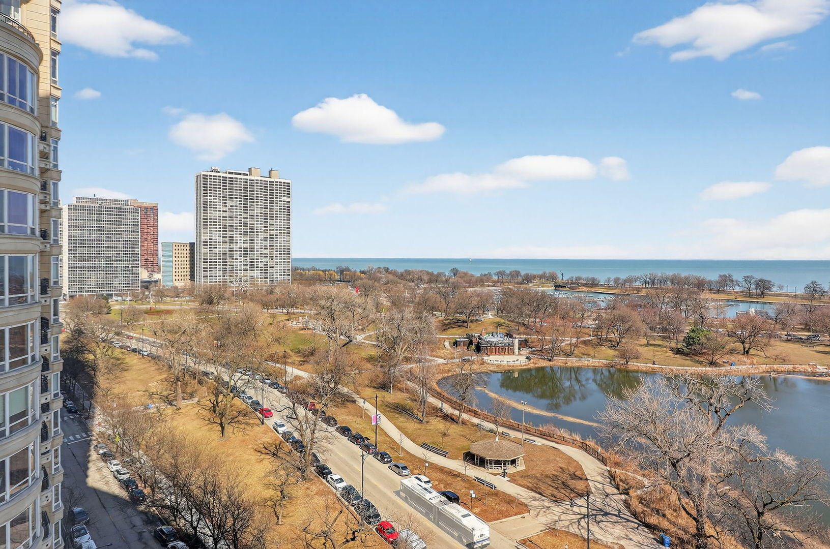 2500 N Lakeview Avenue #1304, Chicago, IL 60614