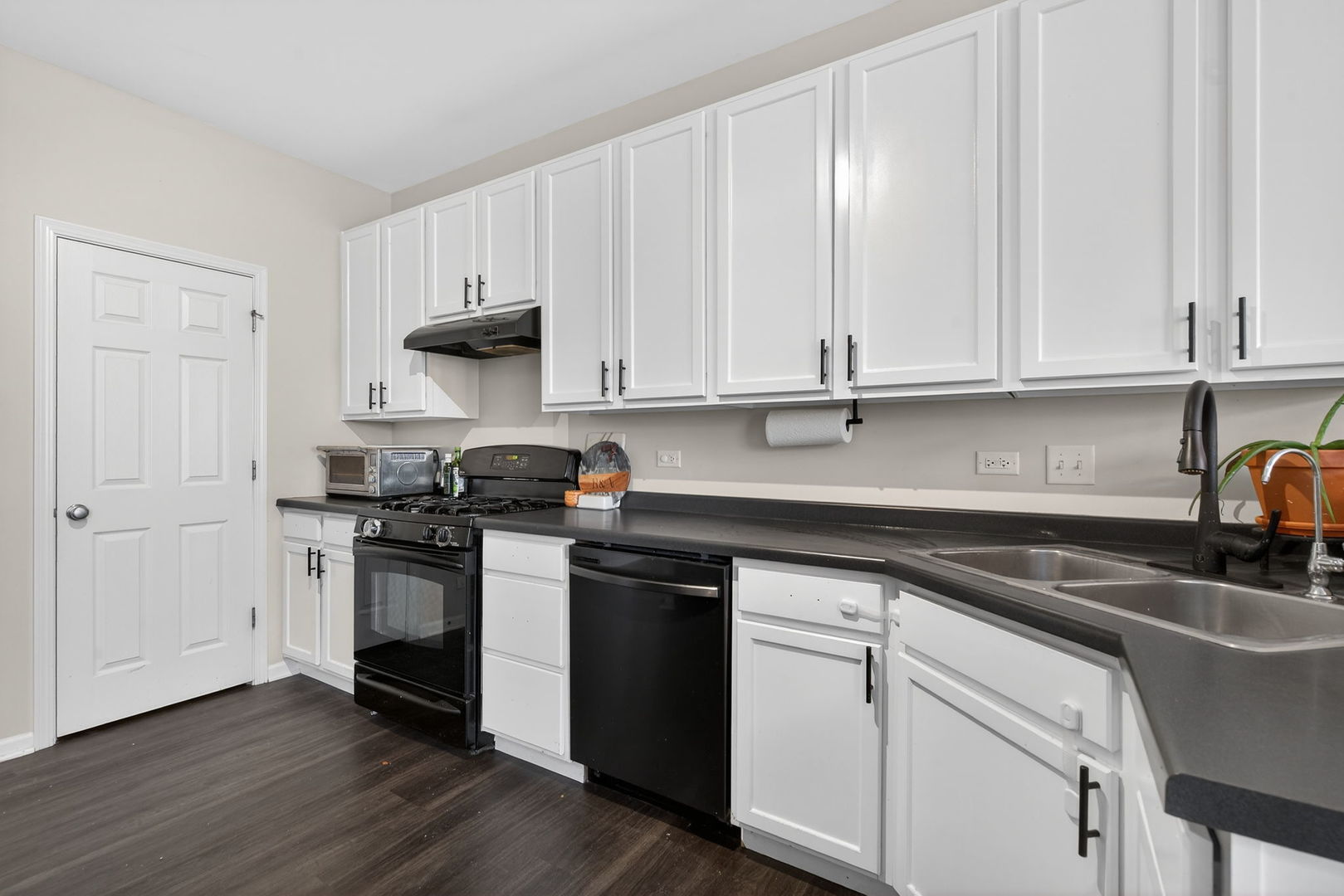 2263 Gallant Fox Circle, Montgomery, IL 60538