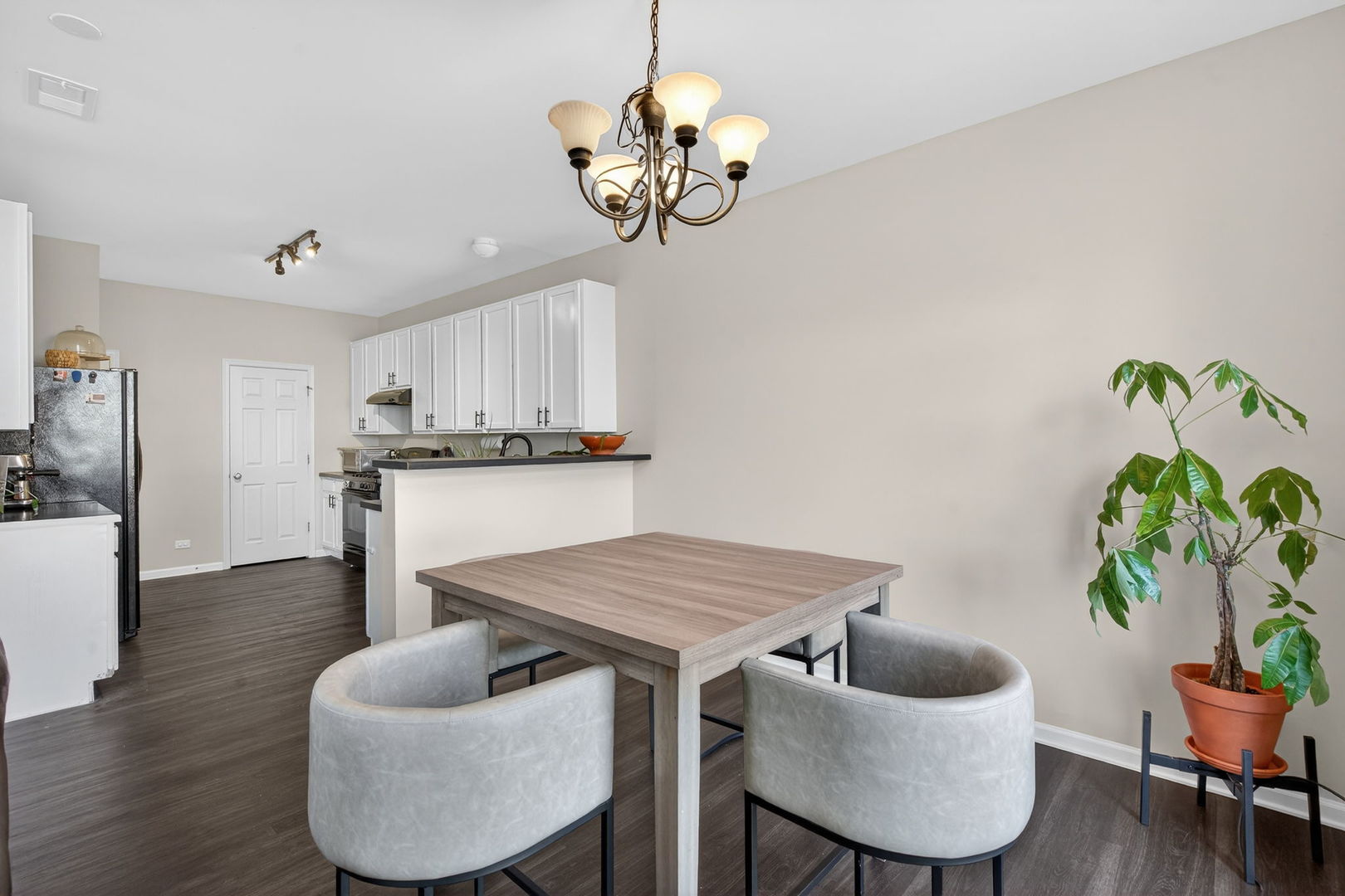 2263 Gallant Fox Circle, Montgomery, IL 60538