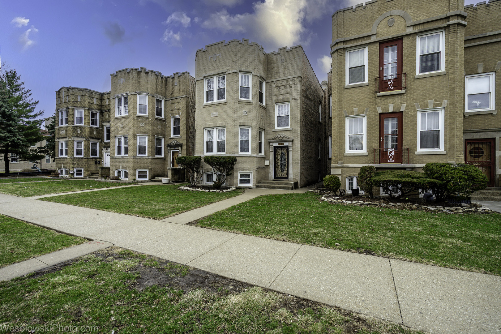 3132 N Marmora Avenue, Chicago, IL 60634