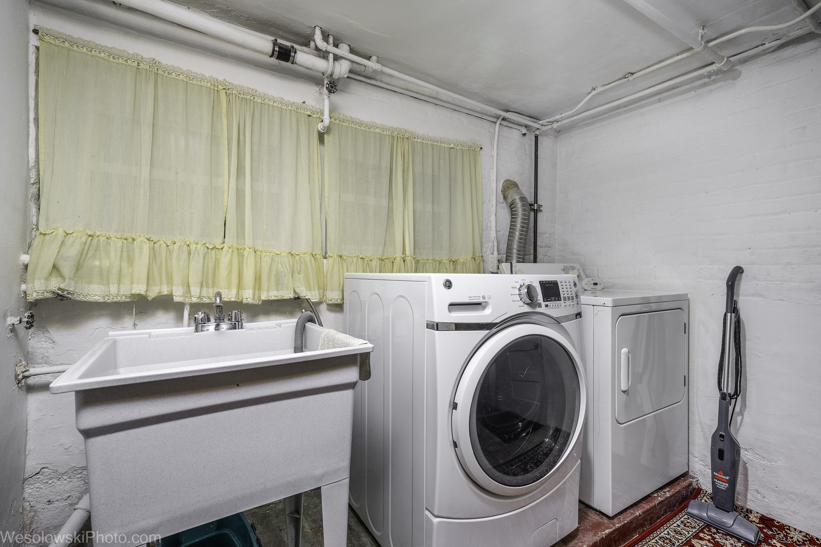 3132 N Marmora Avenue, Chicago, IL 60634