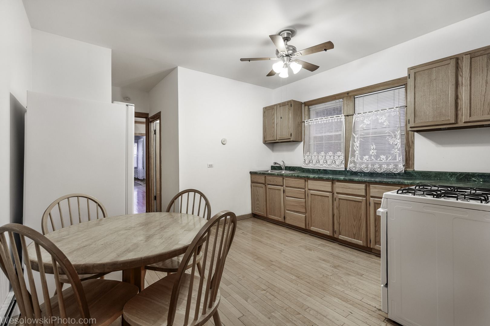 3132 N Marmora Avenue, Chicago, IL 60634