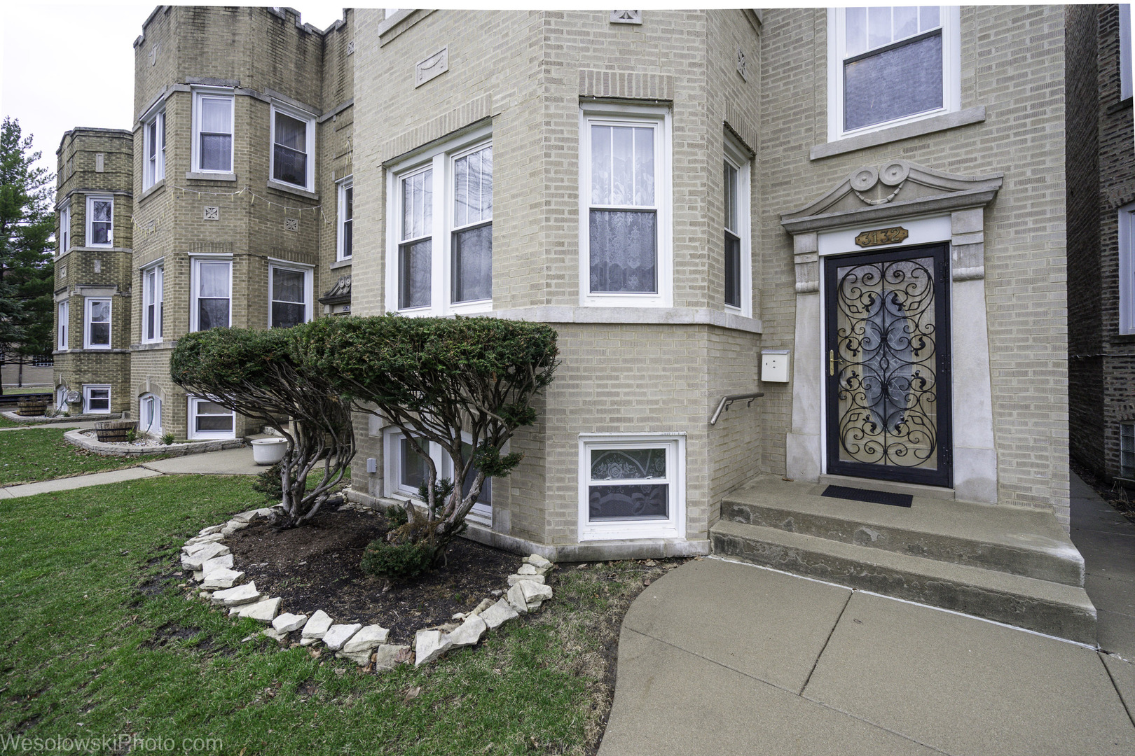 3132 N Marmora Avenue, Chicago, IL 60634