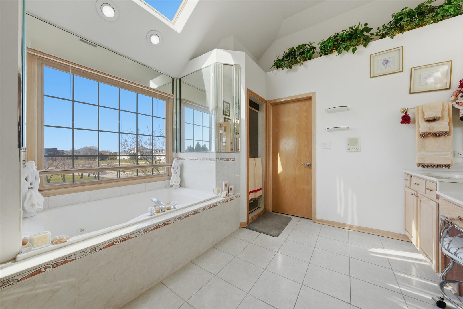 39 Odyssey Drive, Tinley Park, IL 60477