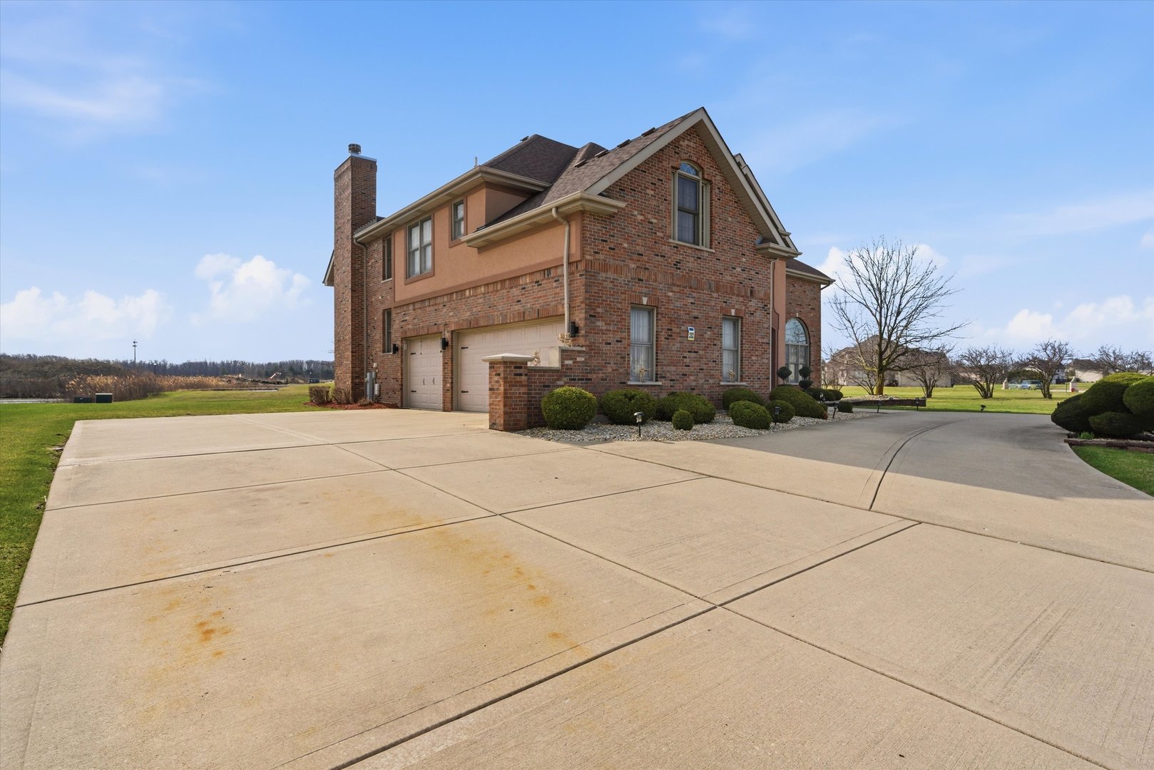 39 Odyssey Drive, Tinley Park, IL 60477