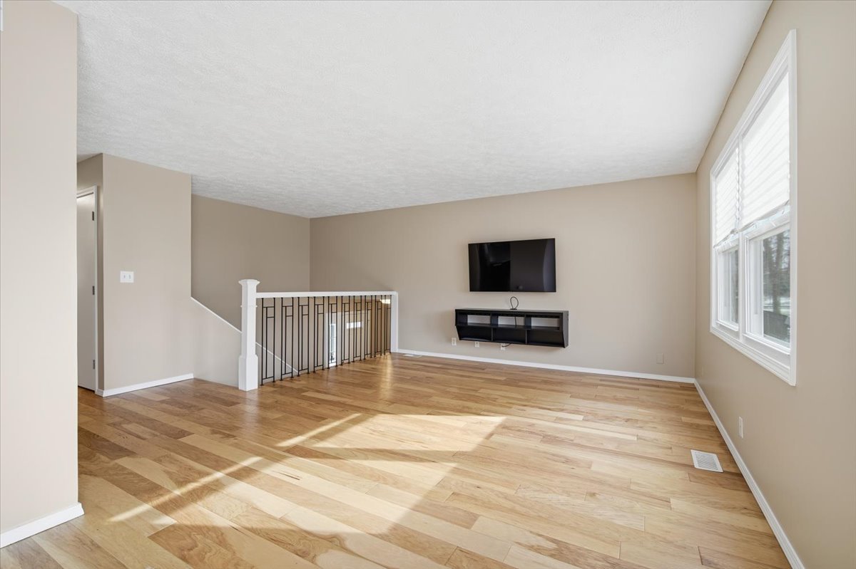 1204 Kim Drive, Bloomington, IL 61704