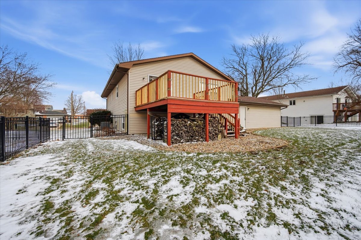 1204 Kim Drive, Bloomington, IL 61704