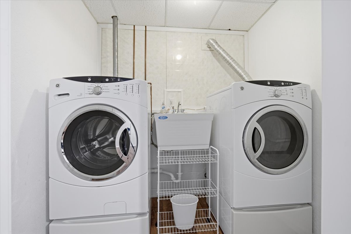 1204 Kim Drive, Bloomington, IL 61704