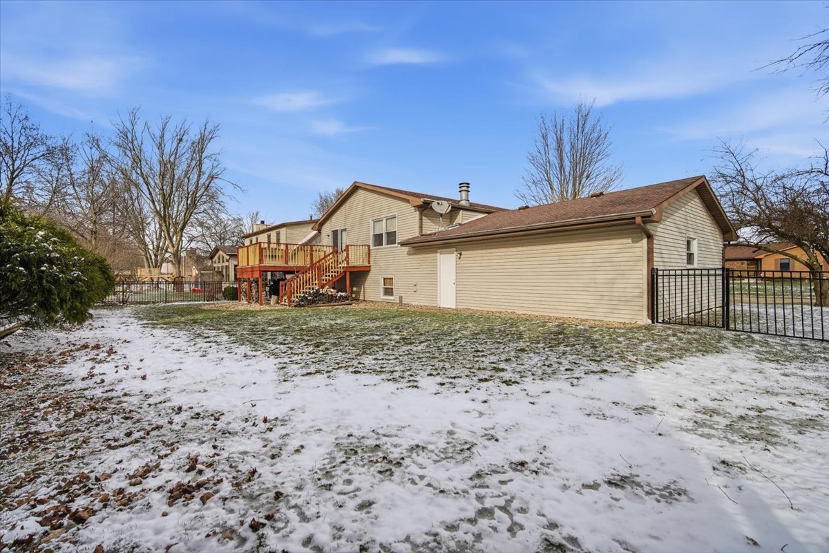 1204 Kim Drive, Bloomington, IL 61704