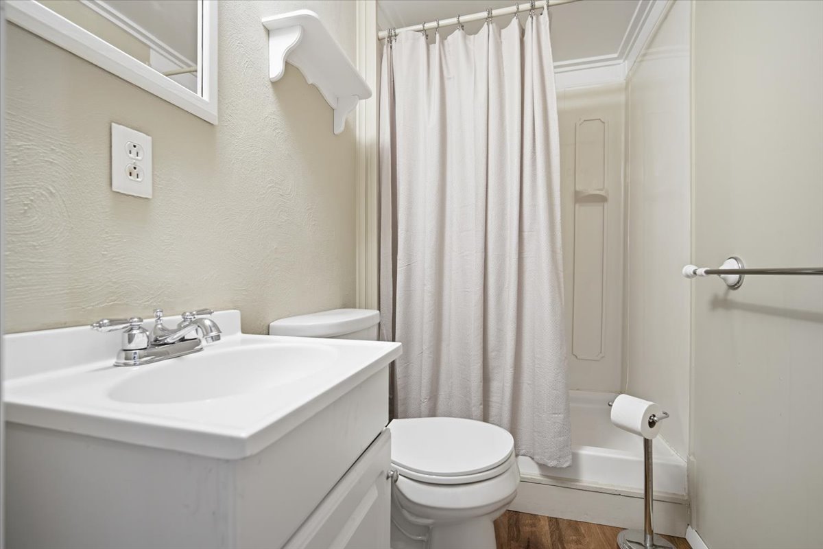 1204 Kim Drive, Bloomington, IL 61704