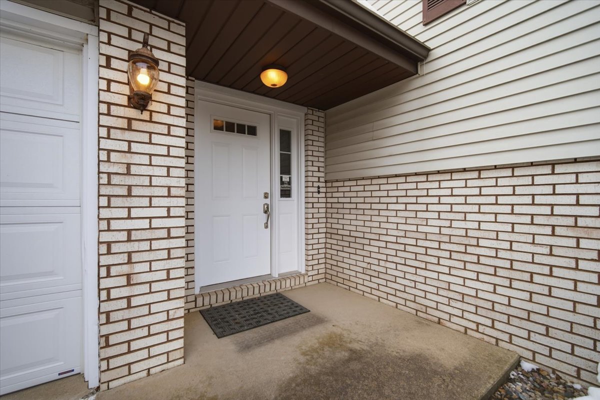 1204 Kim Drive, Bloomington, IL 61704