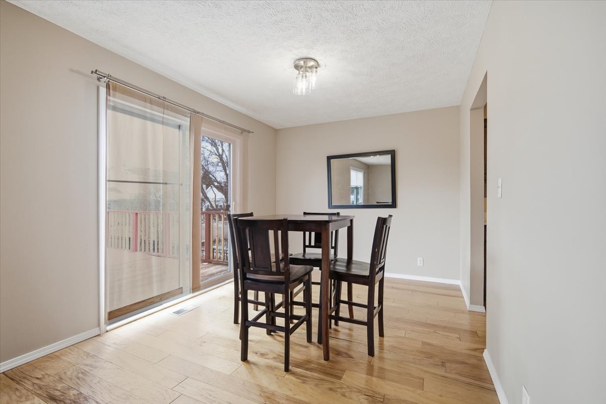 1204 Kim Drive, Bloomington, IL 61704