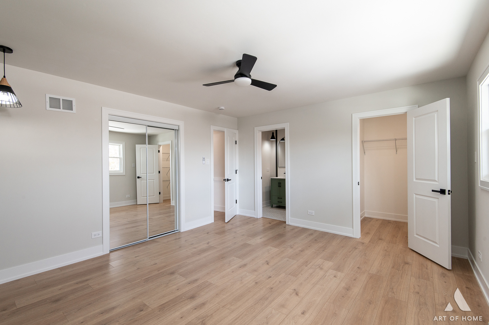 10433 S 83rd Avenue, Palos Hills, IL 60465