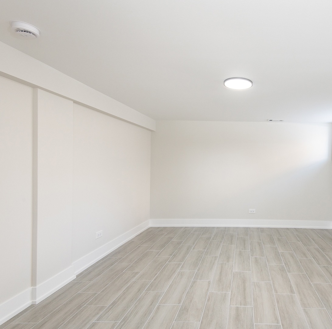 10433 S 83rd Avenue, Palos Hills, IL 60465