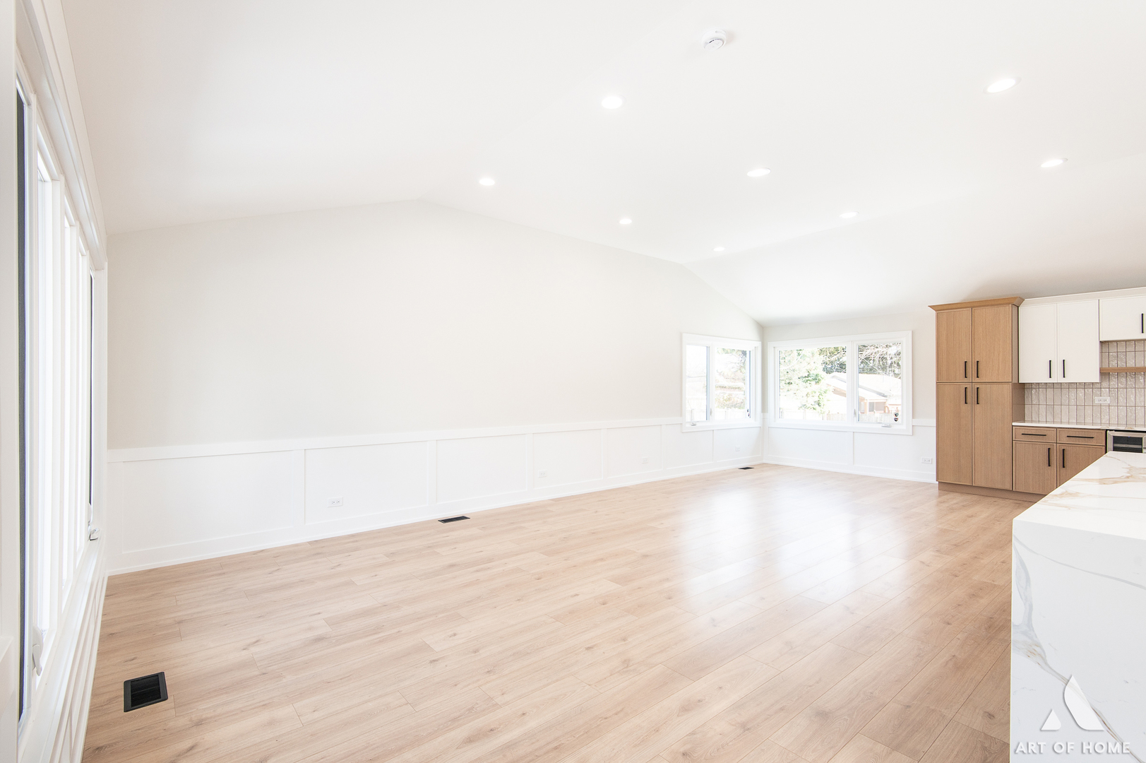 10433 S 83rd Avenue, Palos Hills, IL 60465