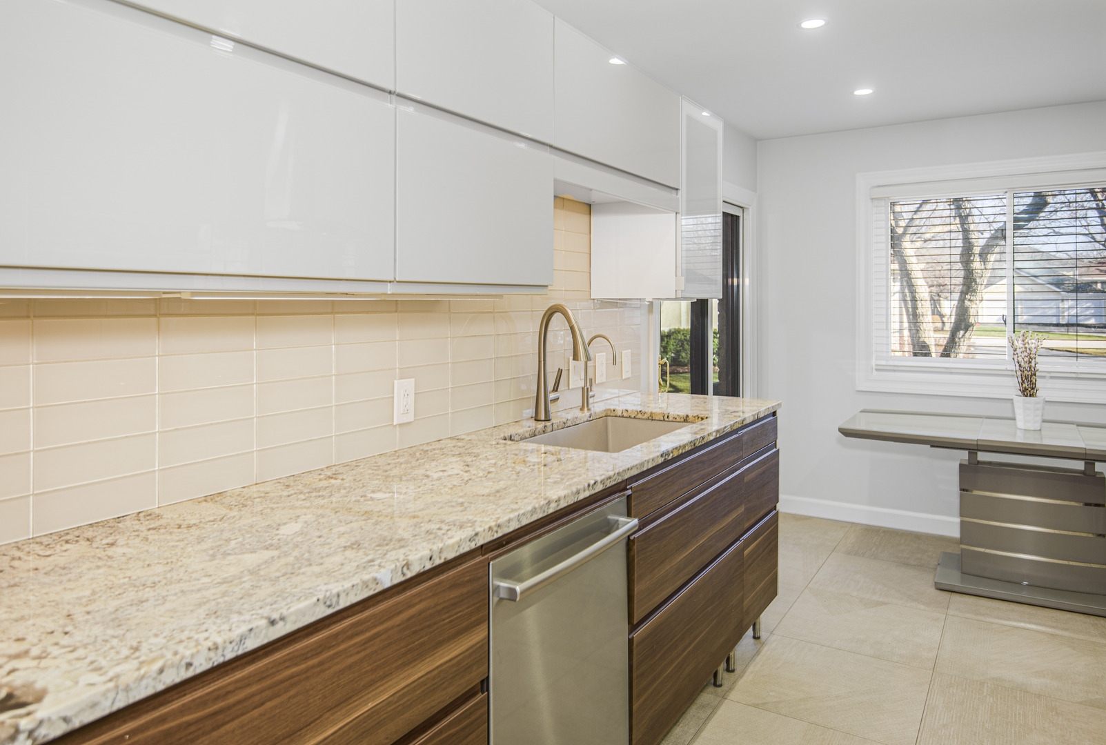 1168 Middlebury Lane #A1, Wheeling, IL 60090