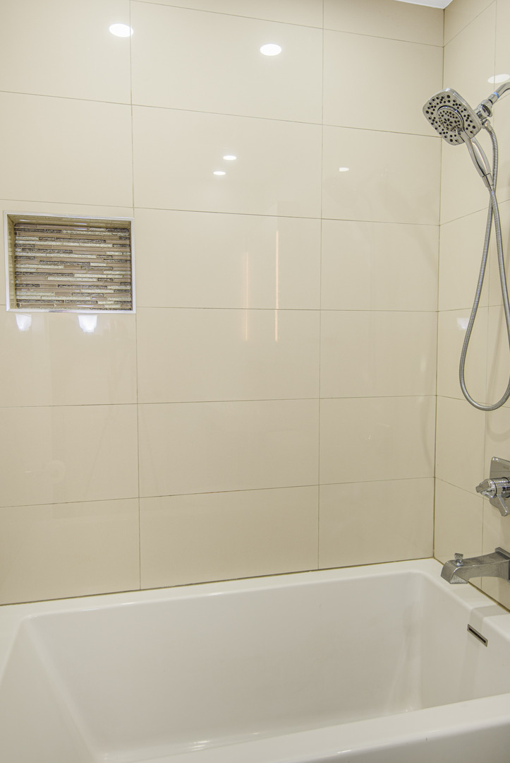 1168 Middlebury Lane #A1, Wheeling, IL 60090