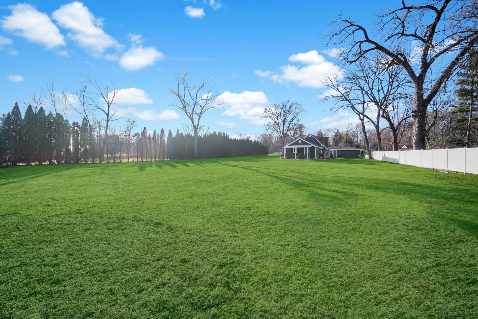 6N221 Virginia Road, Roselle, IL 60172