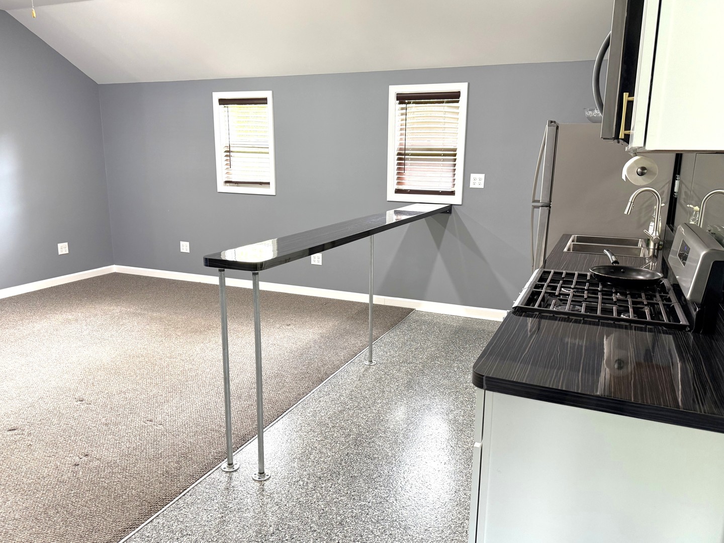 6N221 Virginia Road, Roselle, IL 60172