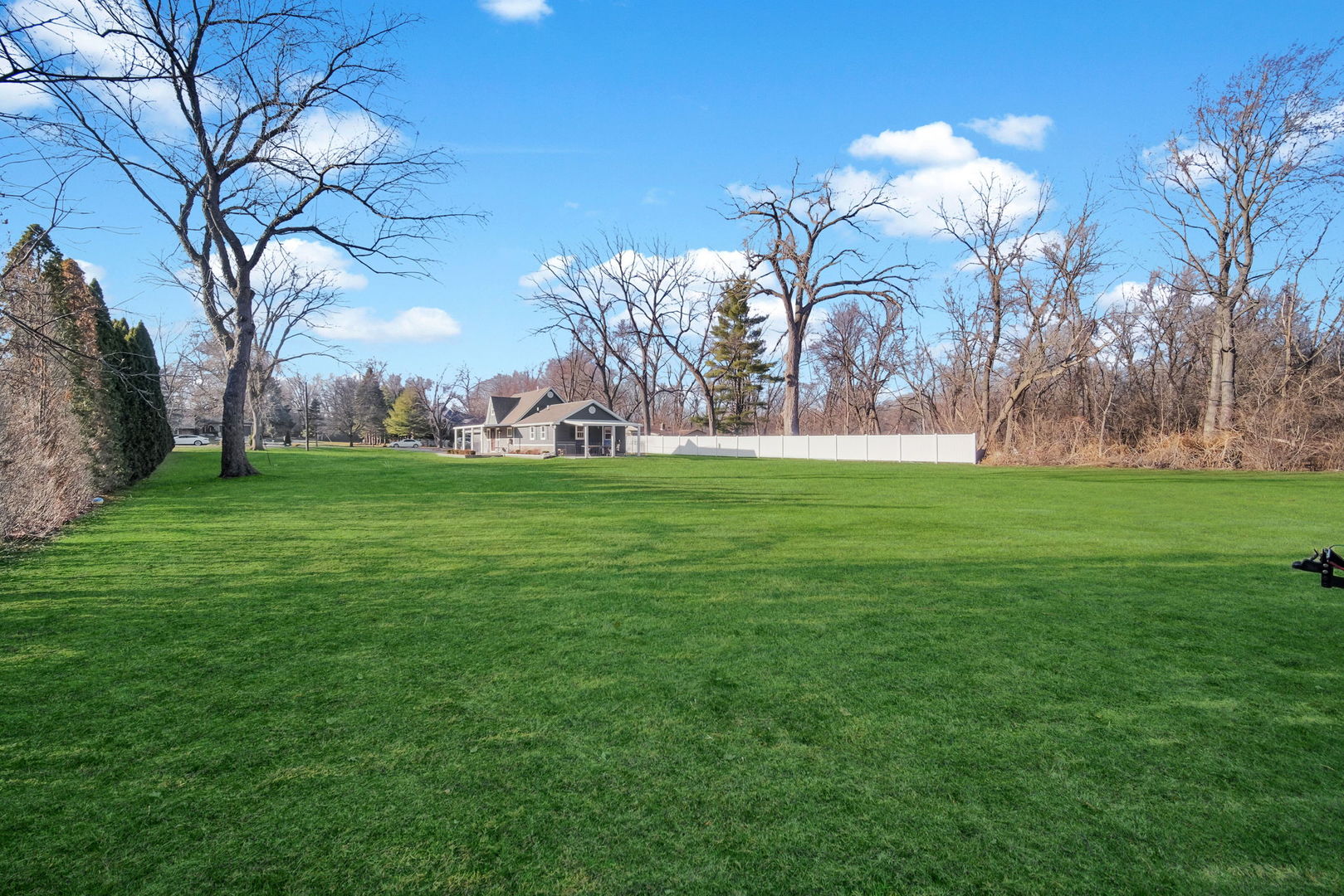 6N221 Virginia Road, Roselle, IL 60172