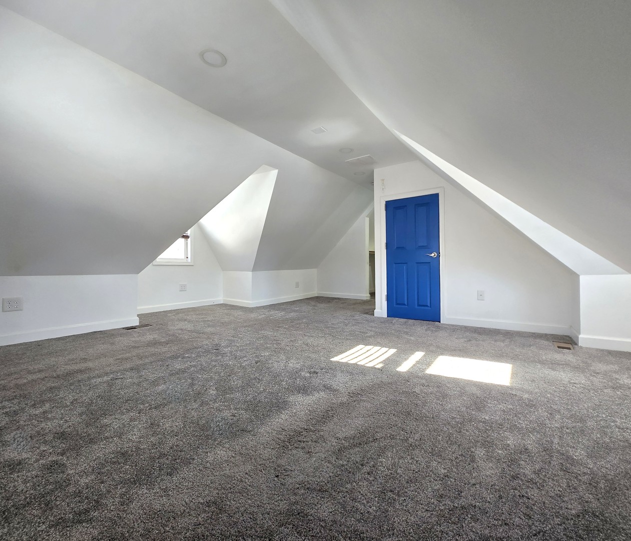 6N221 Virginia Road, Roselle, IL 60172