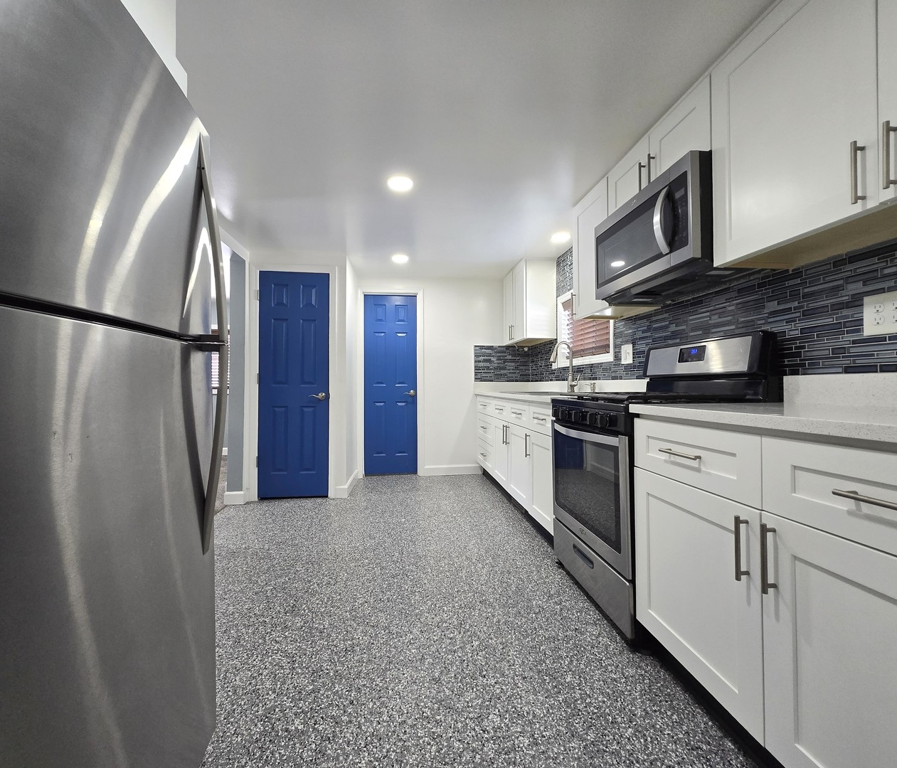 6N221 Virginia Road, Roselle, IL 60172