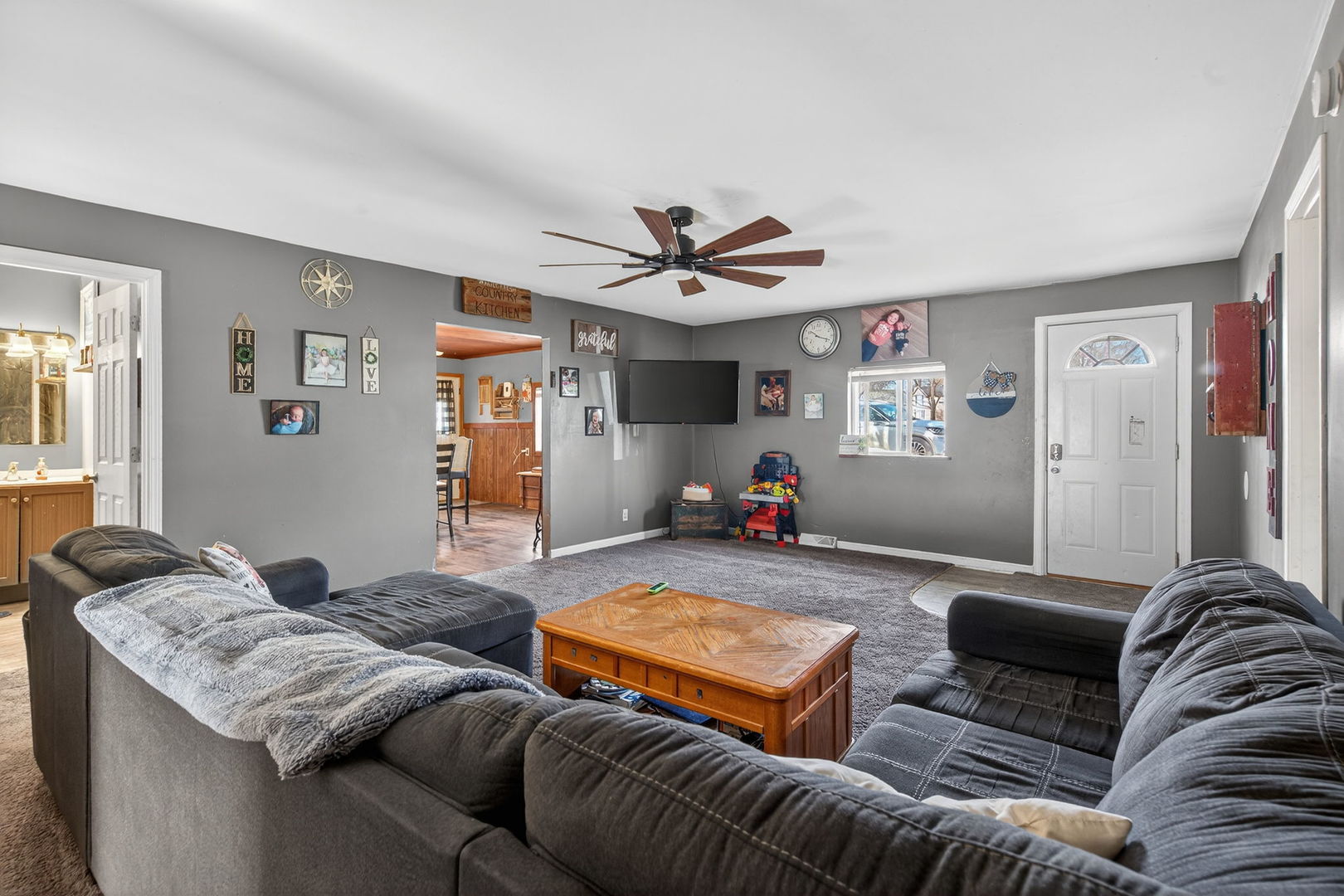 911 E Washington Street, Morris, IL 60450