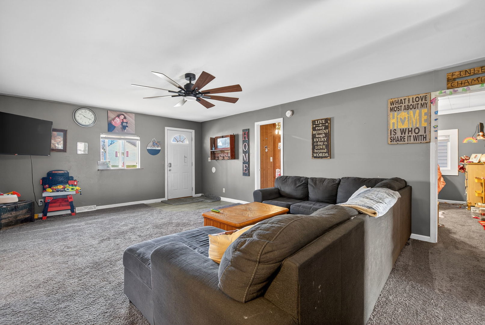 911 E Washington Street, Morris, IL 60450