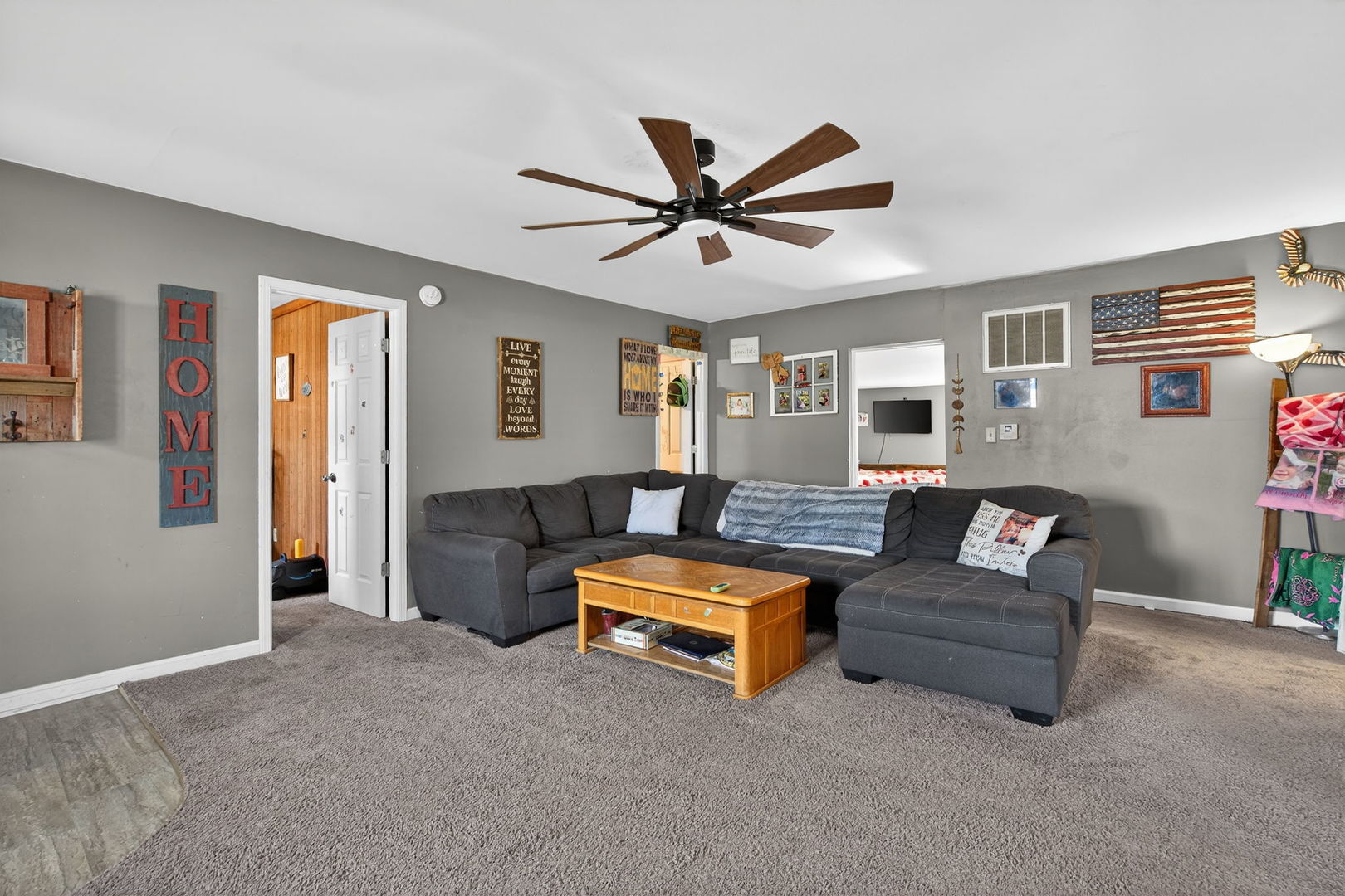 911 E Washington Street, Morris, IL 60450