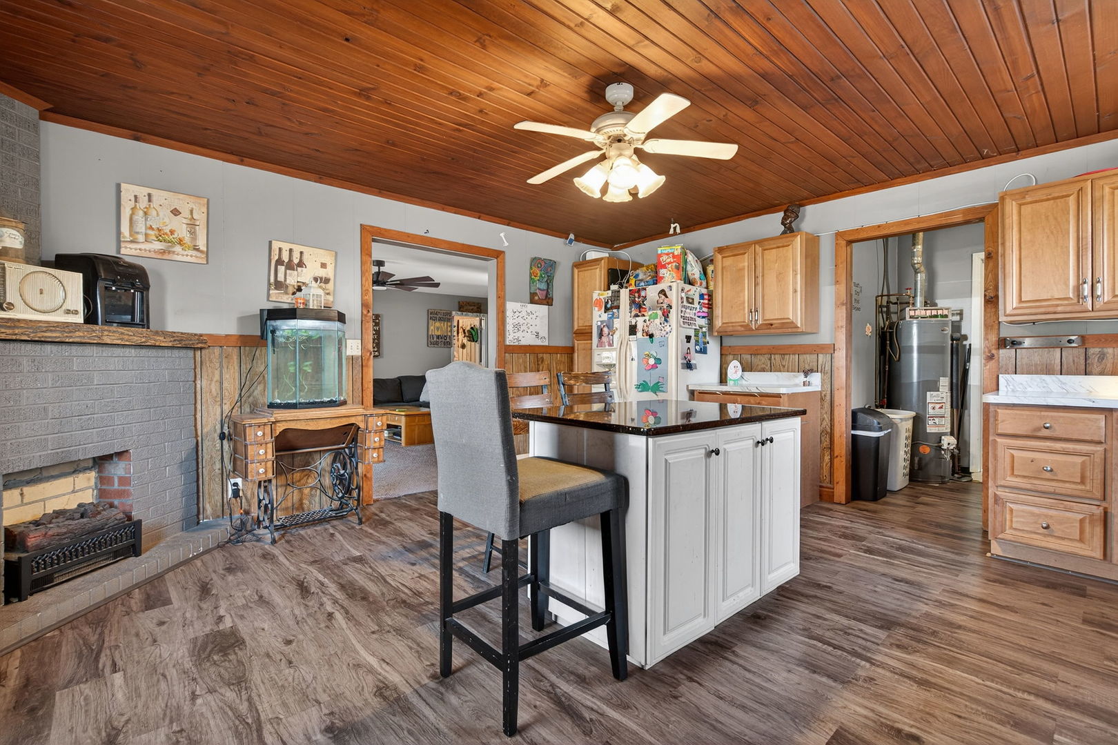 911 E Washington Street, Morris, IL 60450