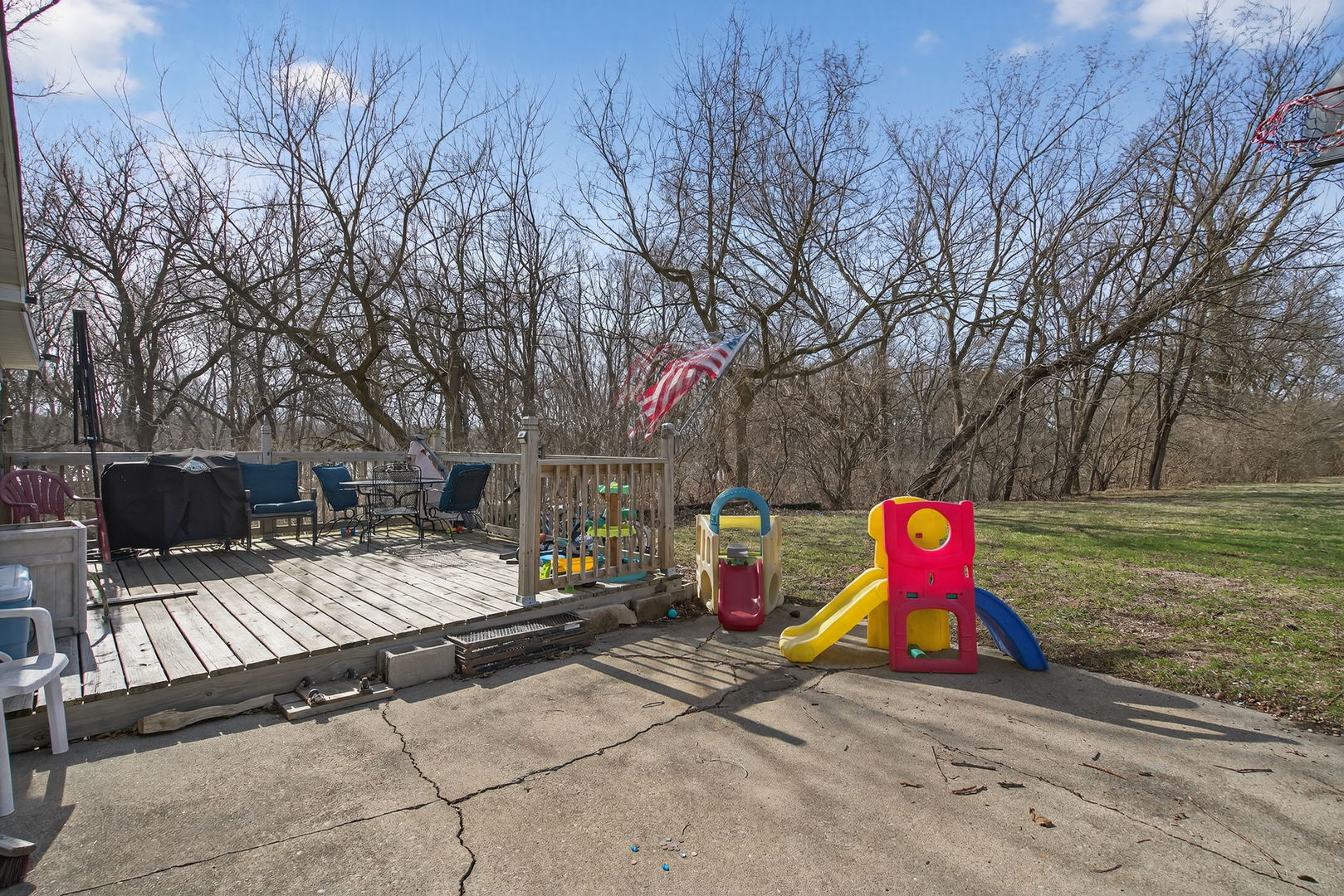 911 E Washington Street, Morris, IL 60450