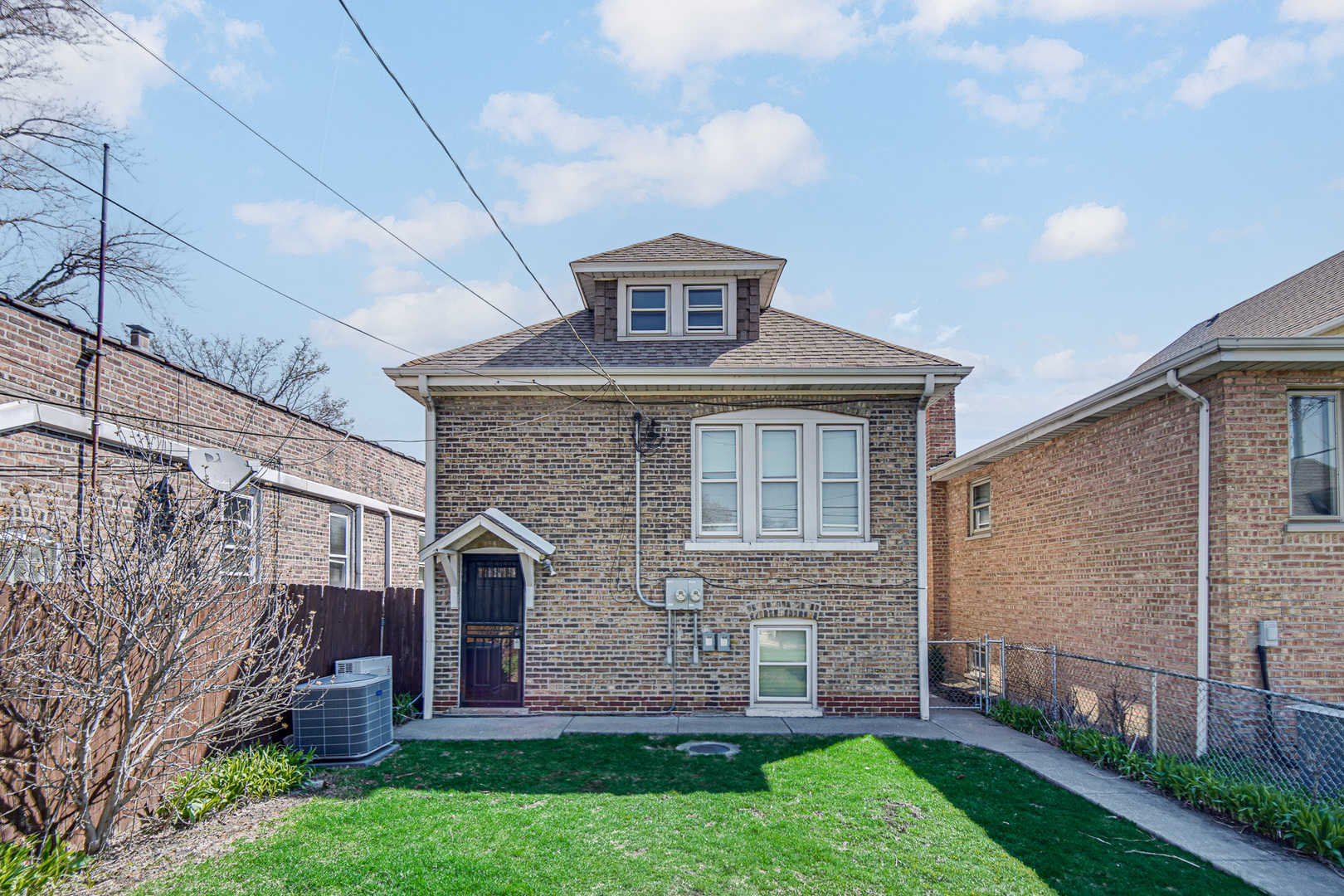 5404 S LOCKWOOD Avenue, Chicago, IL 60638