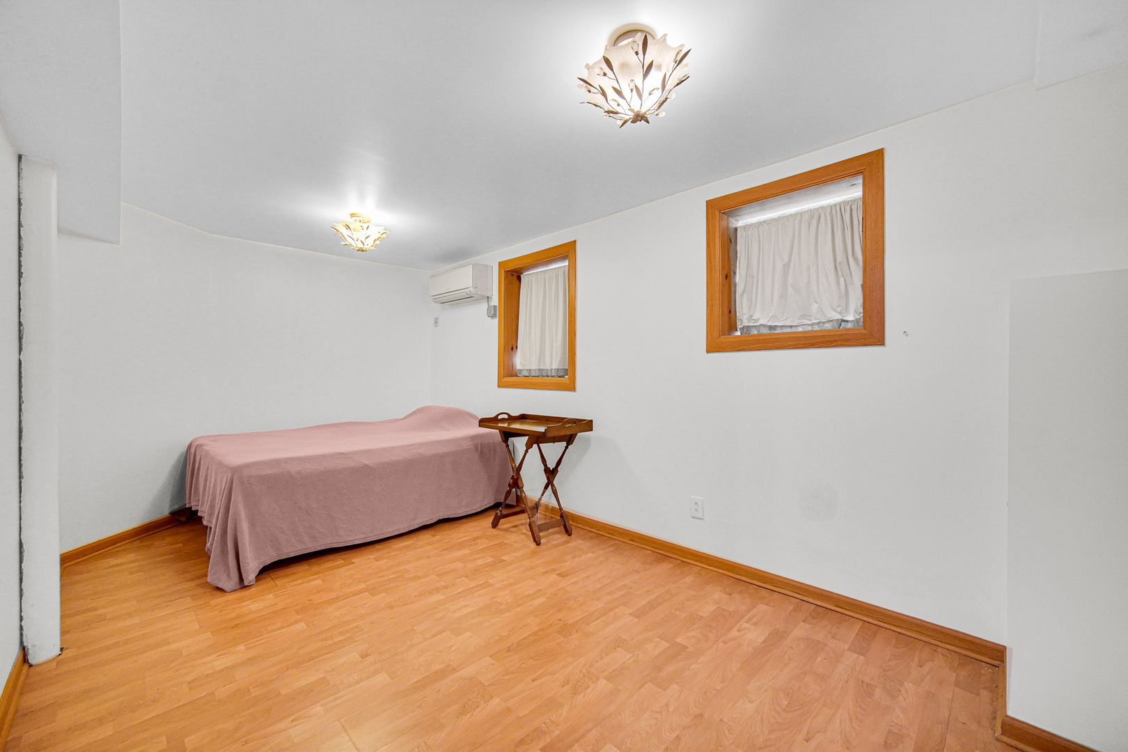 5404 S LOCKWOOD Avenue, Chicago, IL 60638