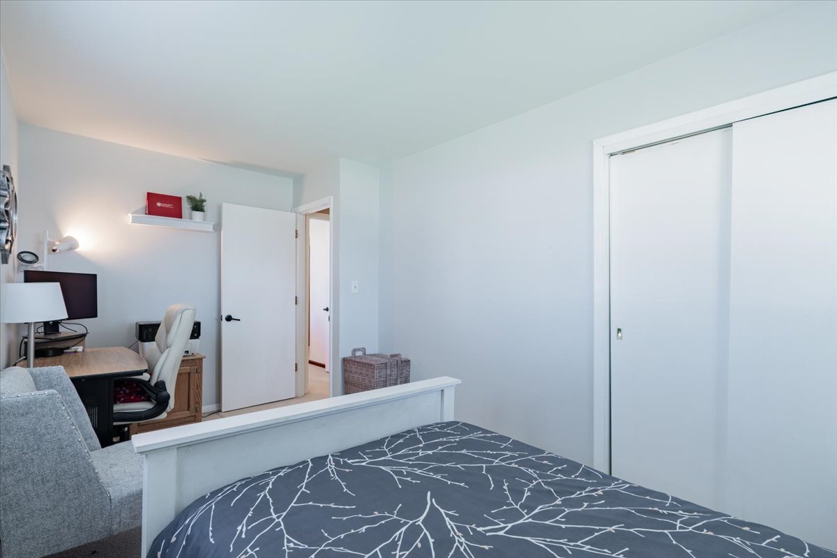 105 W School Street, Leroy, IL 61752