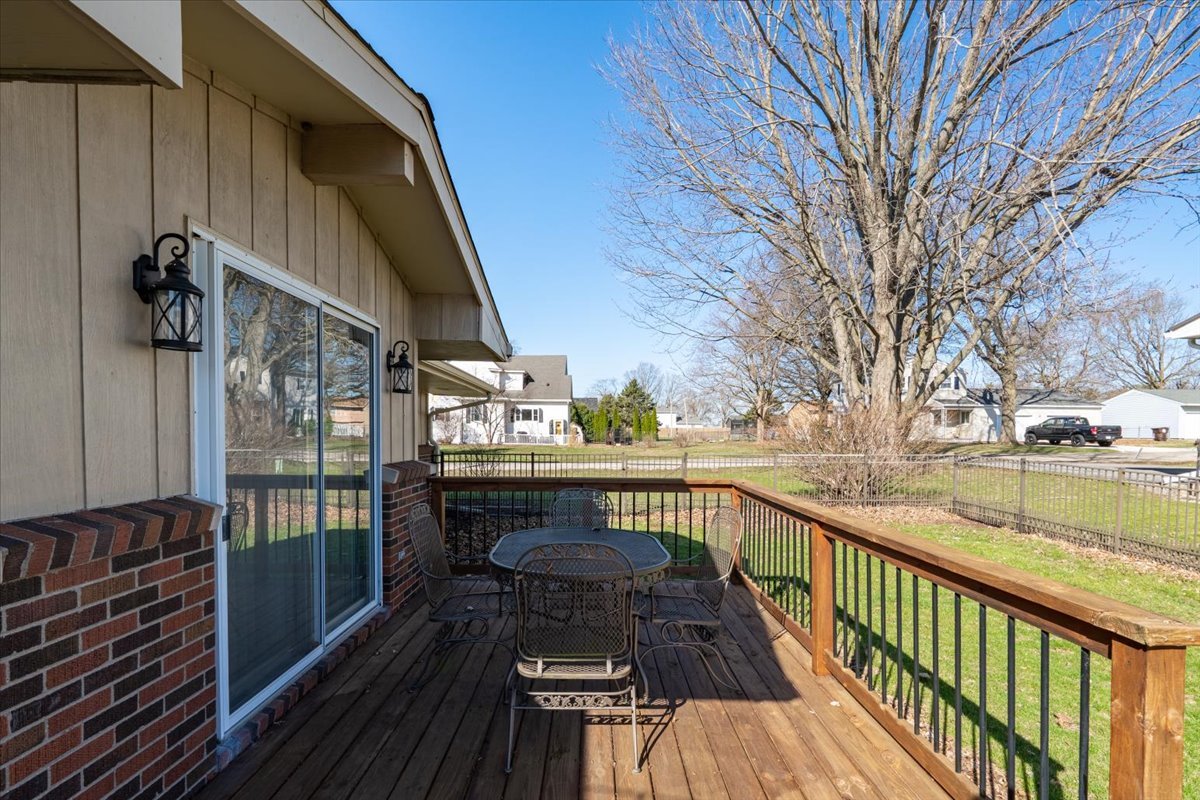 105 W School Street, Leroy, IL 61752