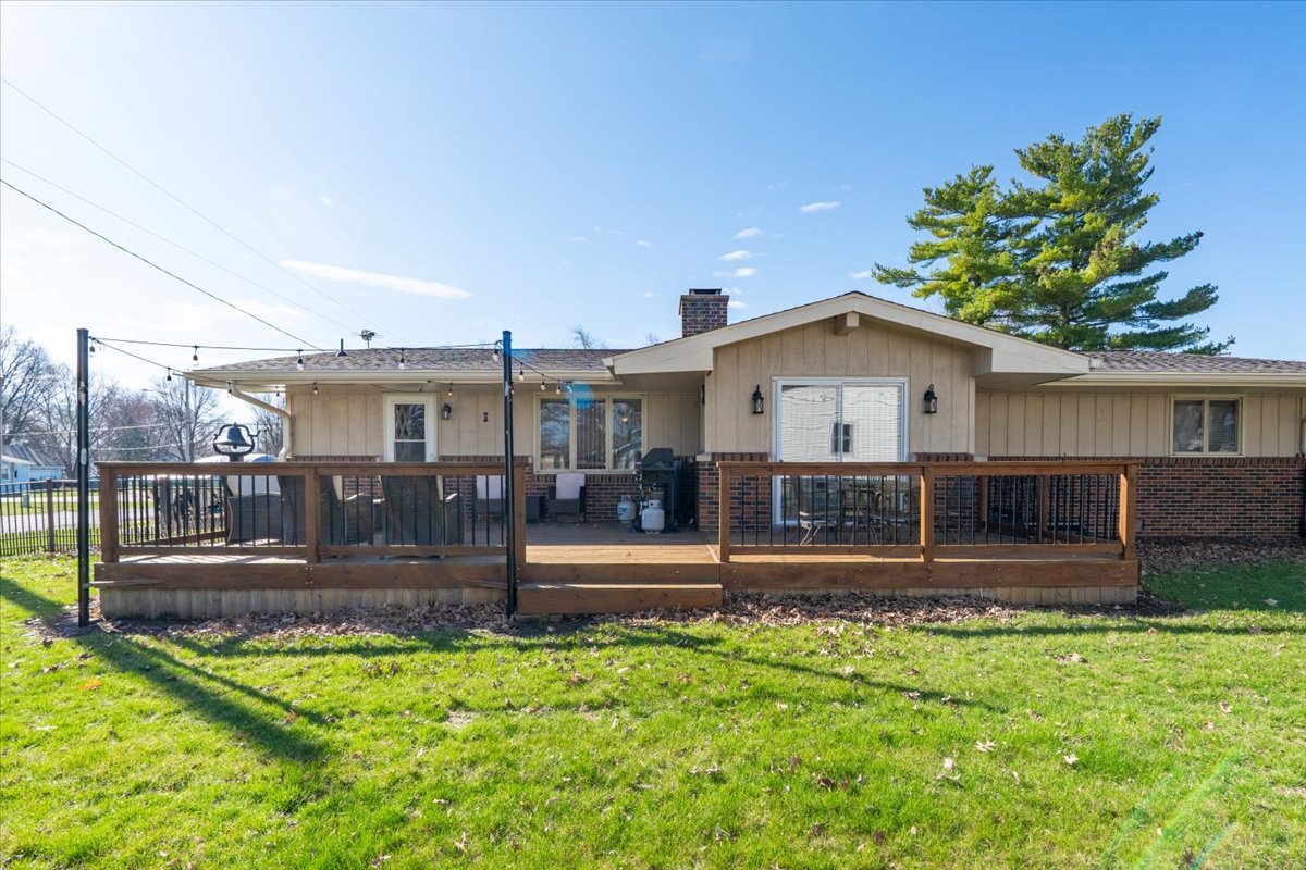 105 W School Street, Leroy, IL 61752