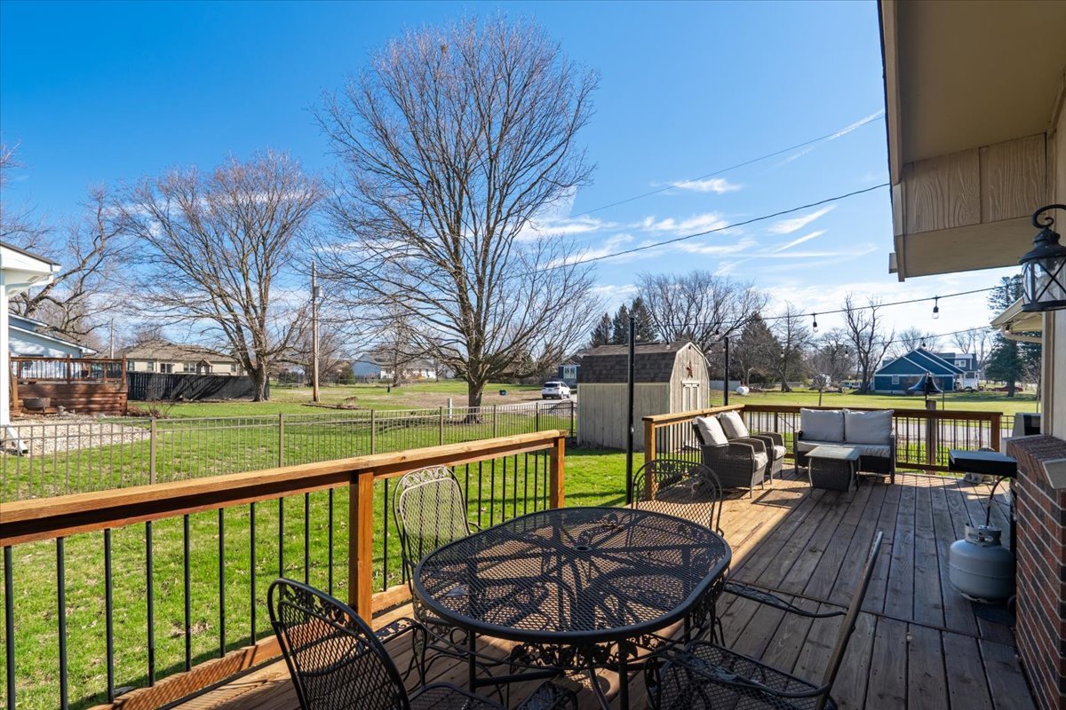 105 W School Street, Leroy, IL 61752