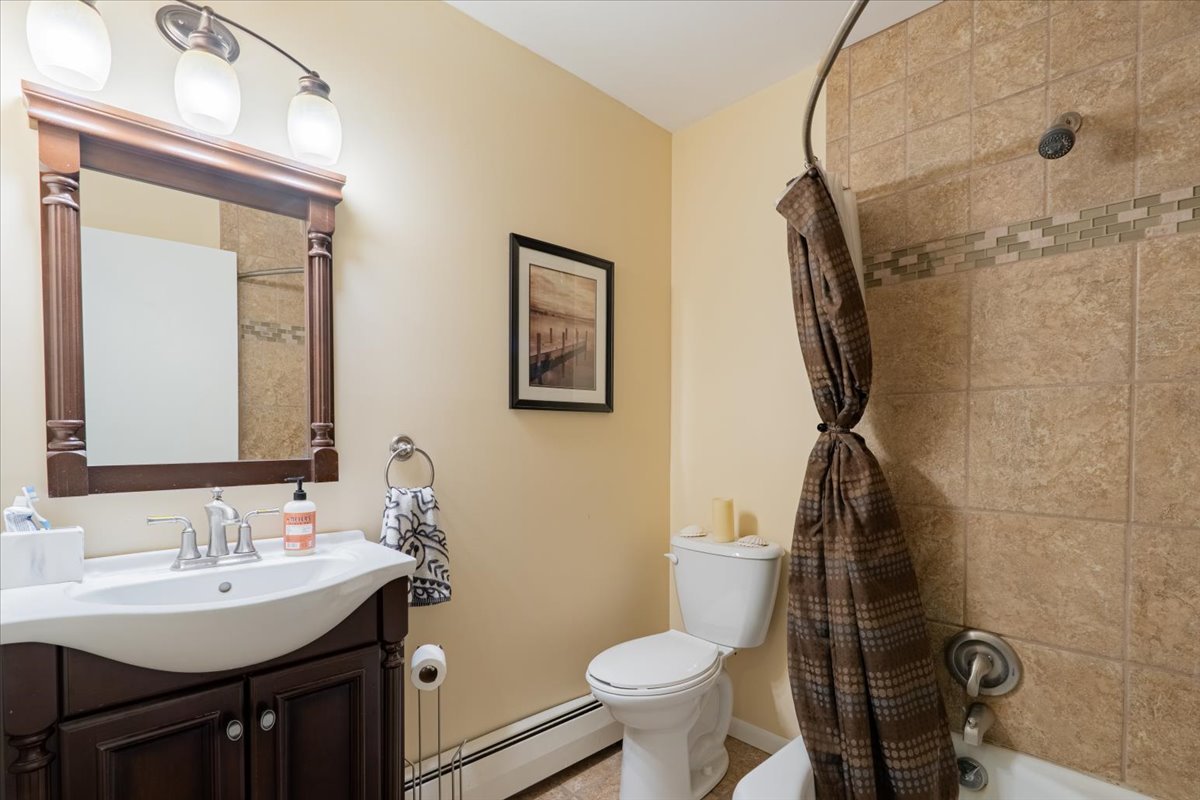 105 W School Street, Leroy, IL 61752