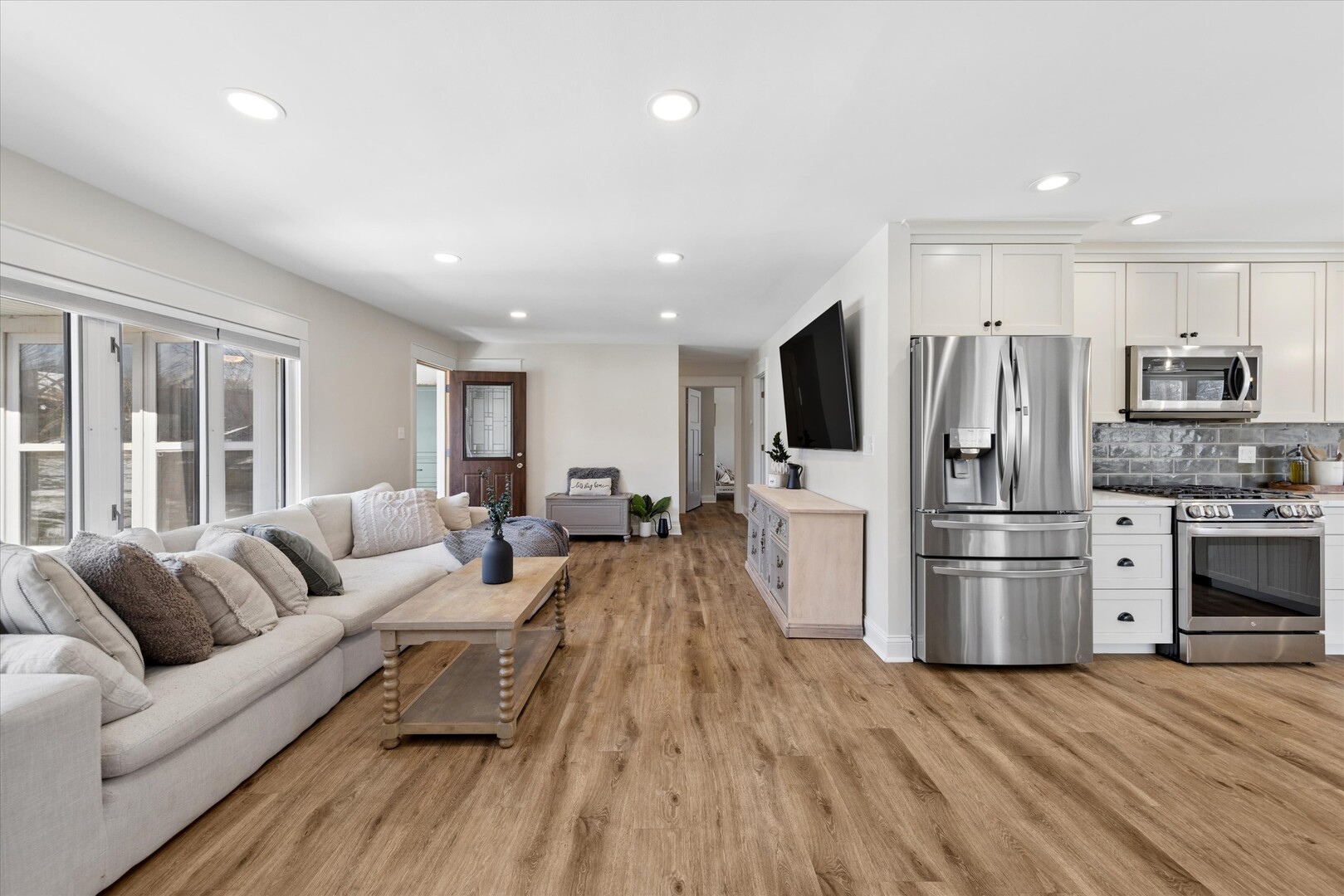 1335 S Villa Avenue, Villa Park, IL 60181