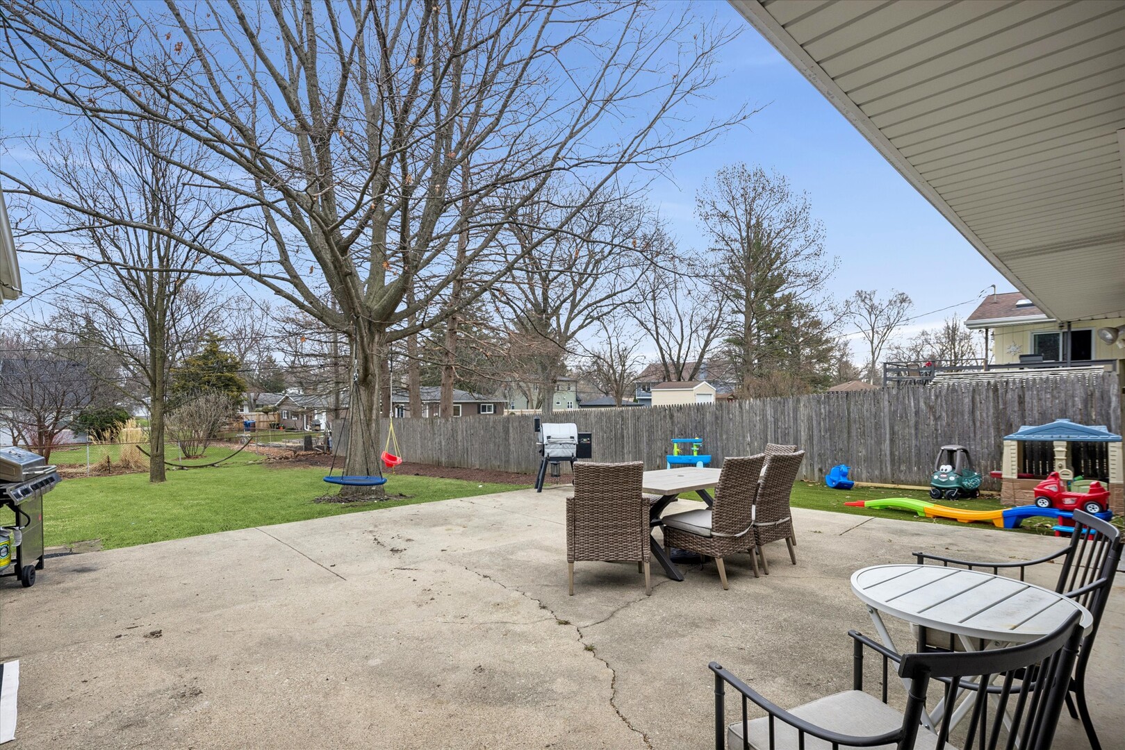 1335 S Villa Avenue, Villa Park, IL 60181