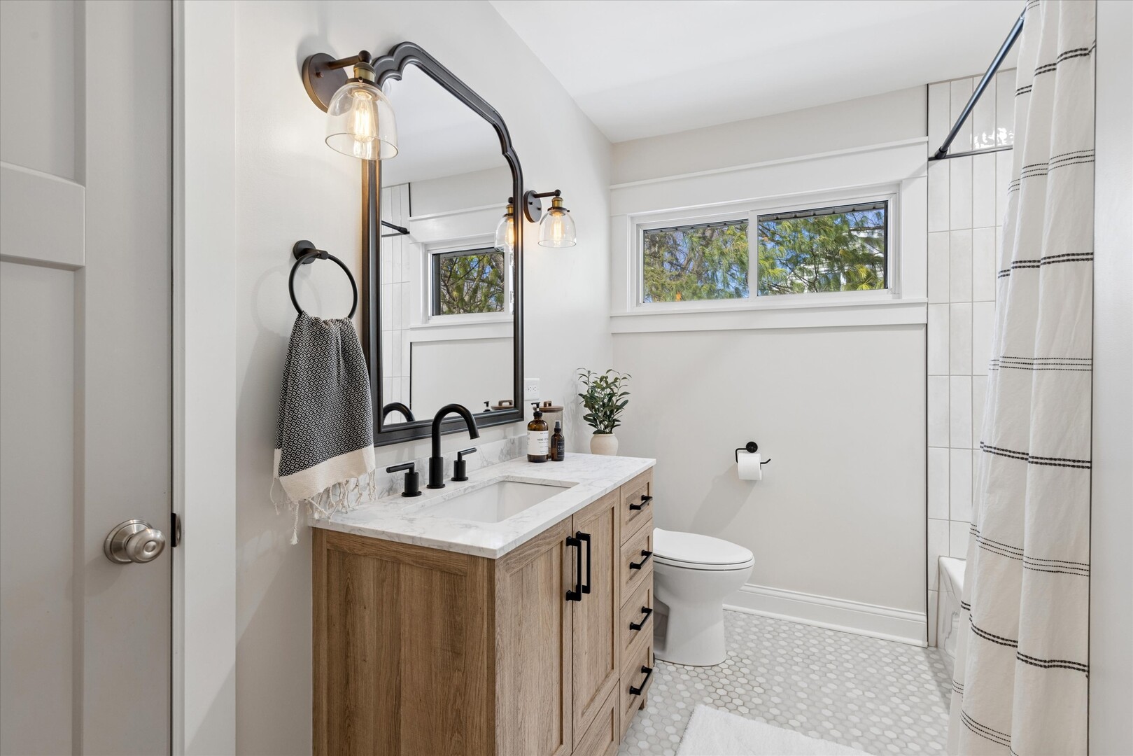 1335 S Villa Avenue, Villa Park, IL 60181