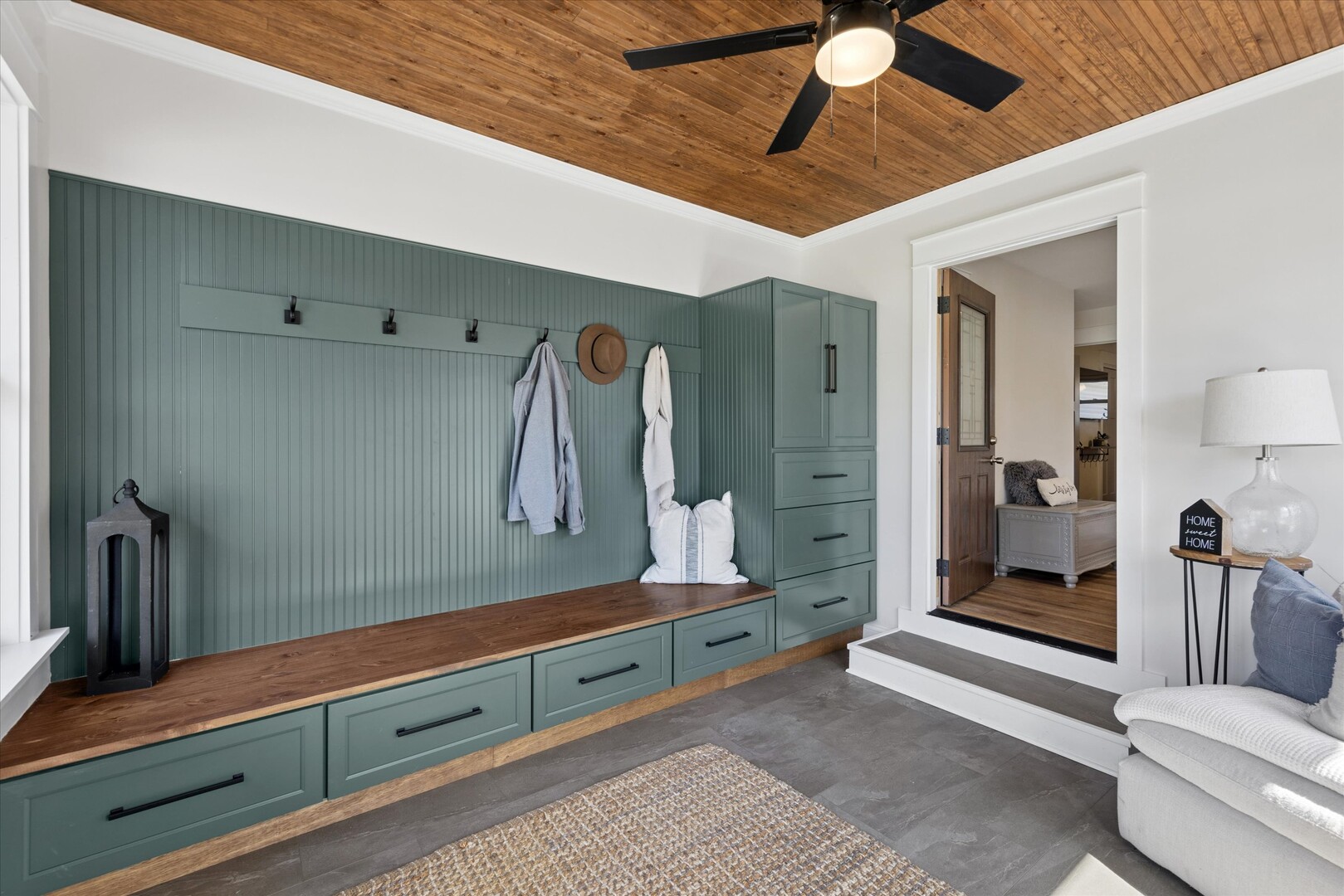 1335 S Villa Avenue, Villa Park, IL 60181