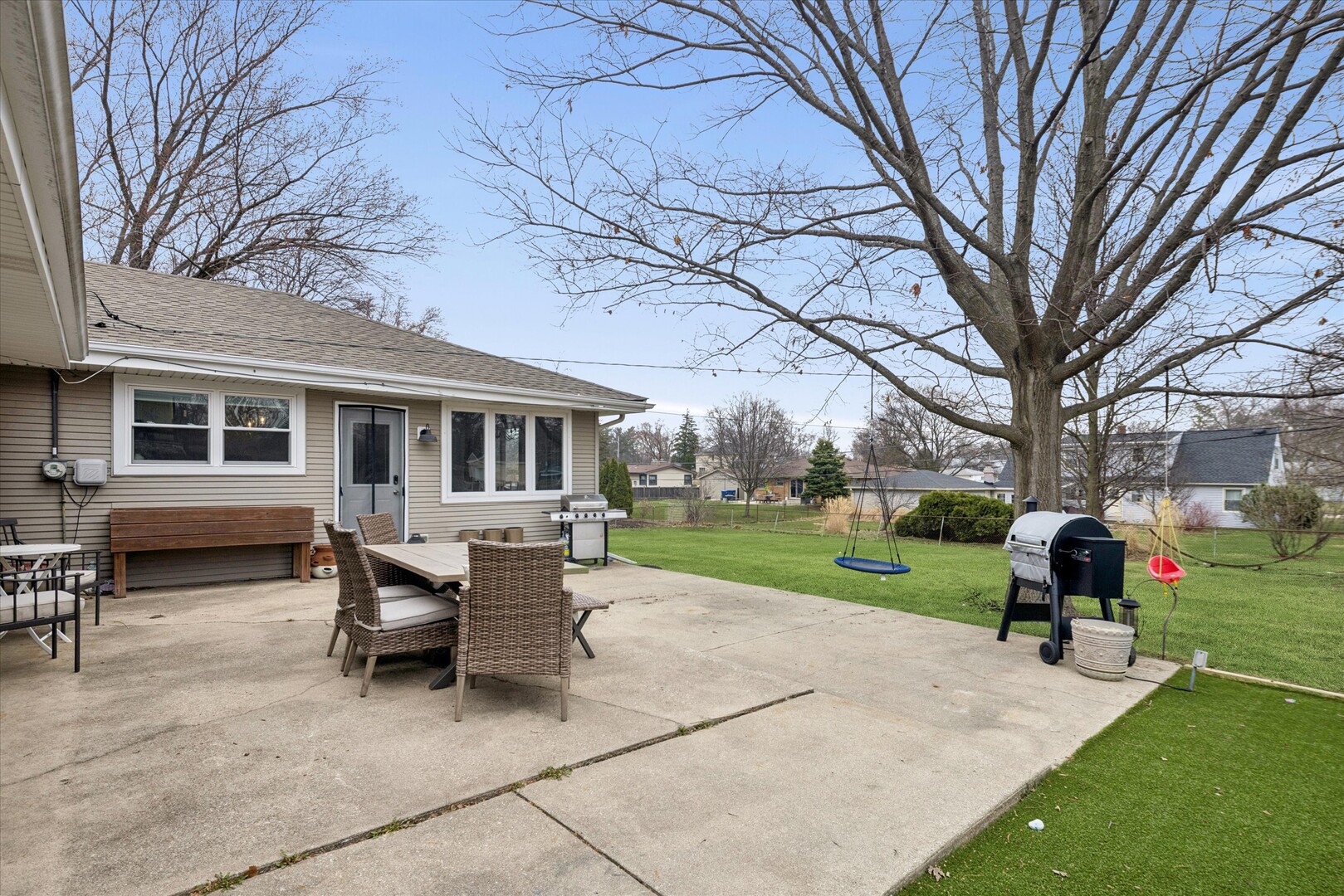 1335 S Villa Avenue, Villa Park, IL 60181