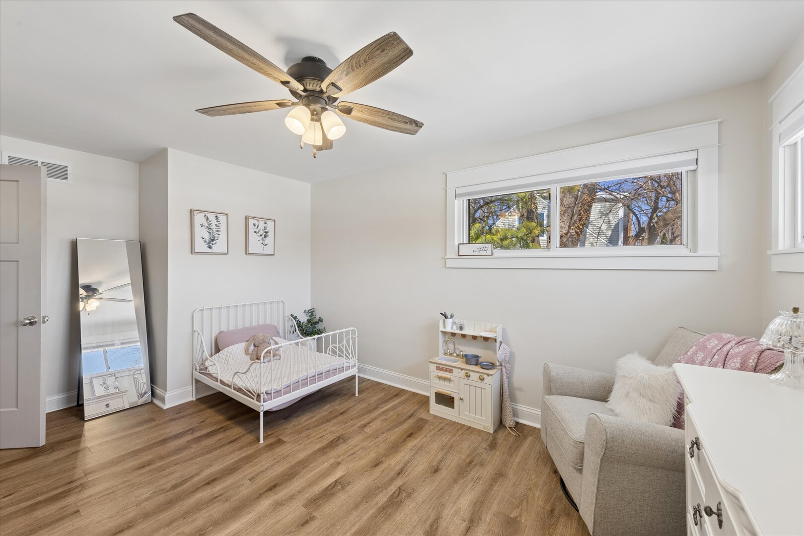 1335 S Villa Avenue, Villa Park, IL 60181