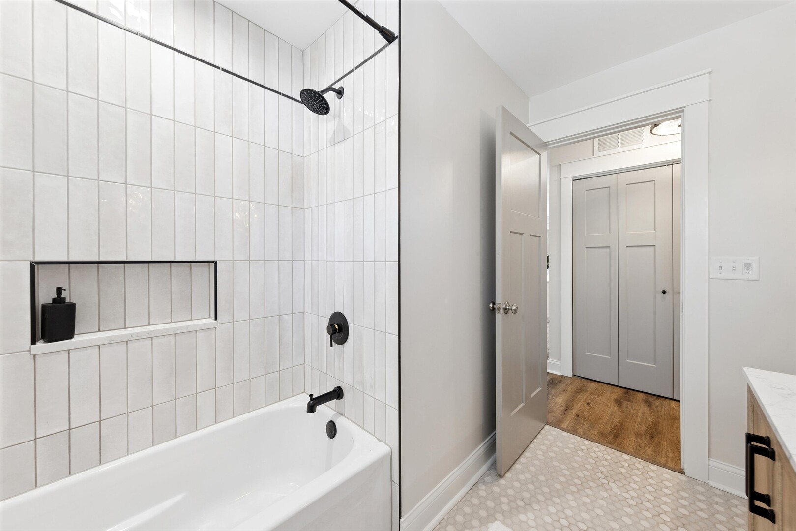 1335 S Villa Avenue, Villa Park, IL 60181