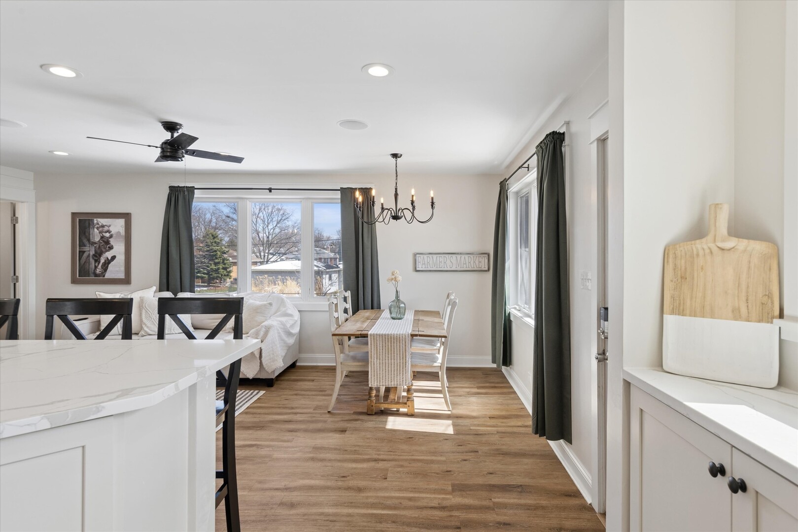 1335 S Villa Avenue, Villa Park, IL 60181