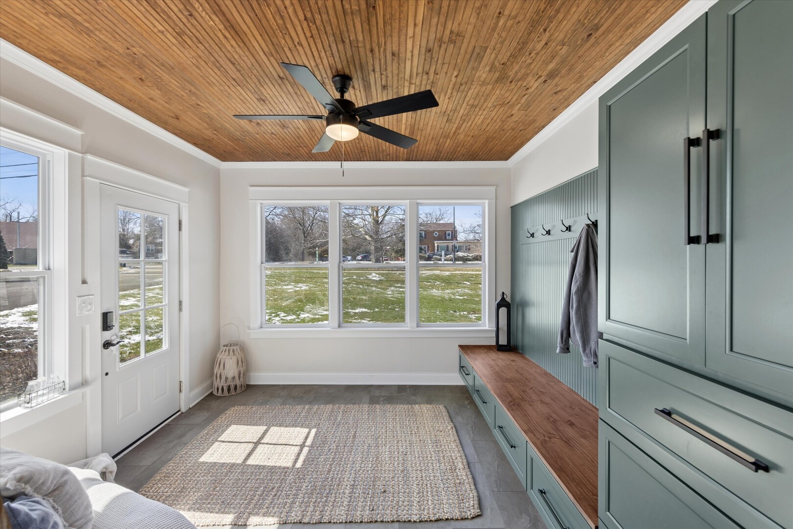 1335 S Villa Avenue, Villa Park, IL 60181