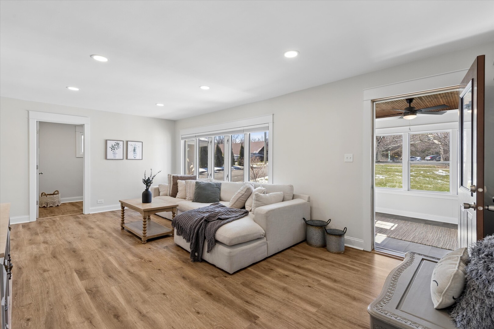 1335 S Villa Avenue, Villa Park, IL 60181